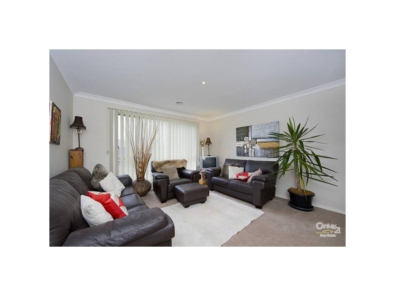 18 SPENDER AVENUE, Point Cook VIC 3030