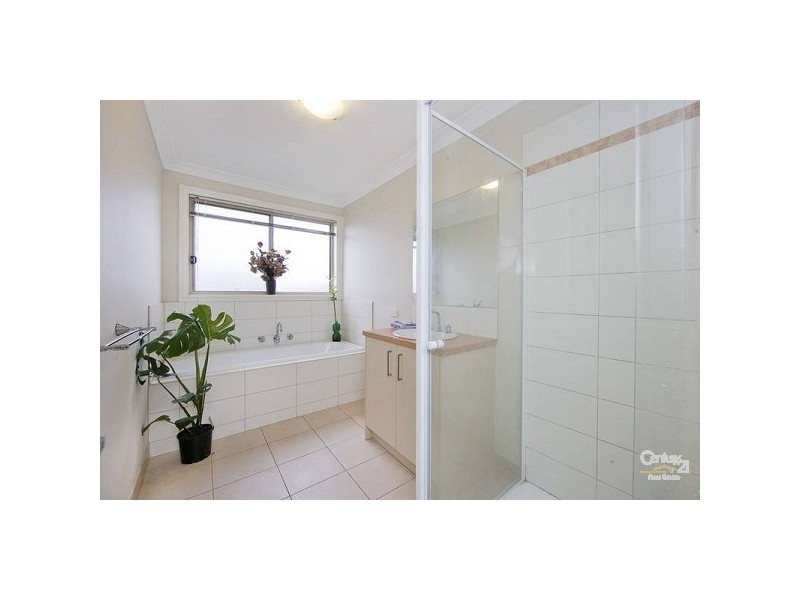 18 SPENDER AVENUE, Point Cook VIC 3030