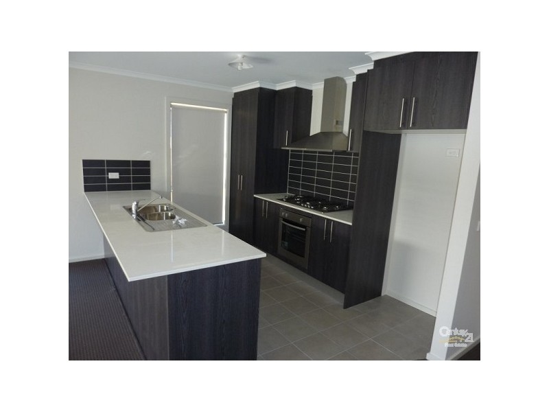 12 LOMANDRA DRIVE, Point Cook VIC 3030