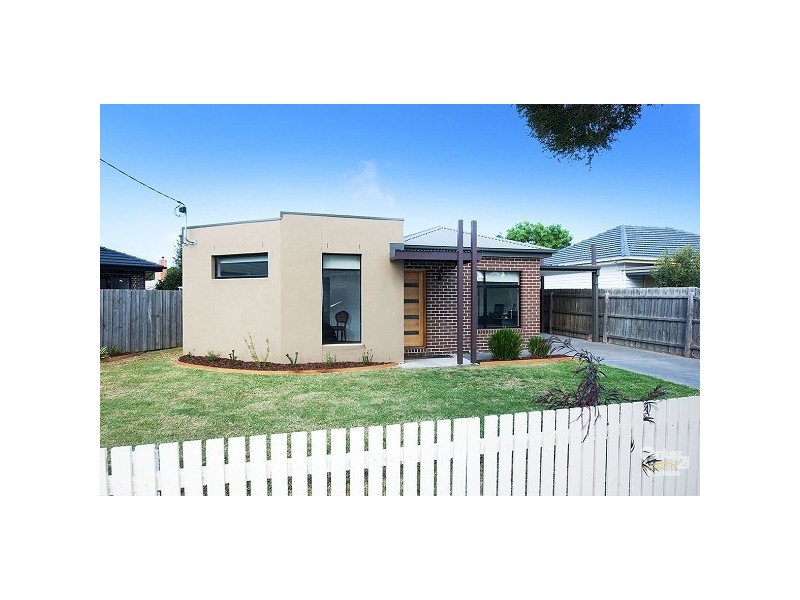 16 Hatherley Grove, Altona North VIC 3025