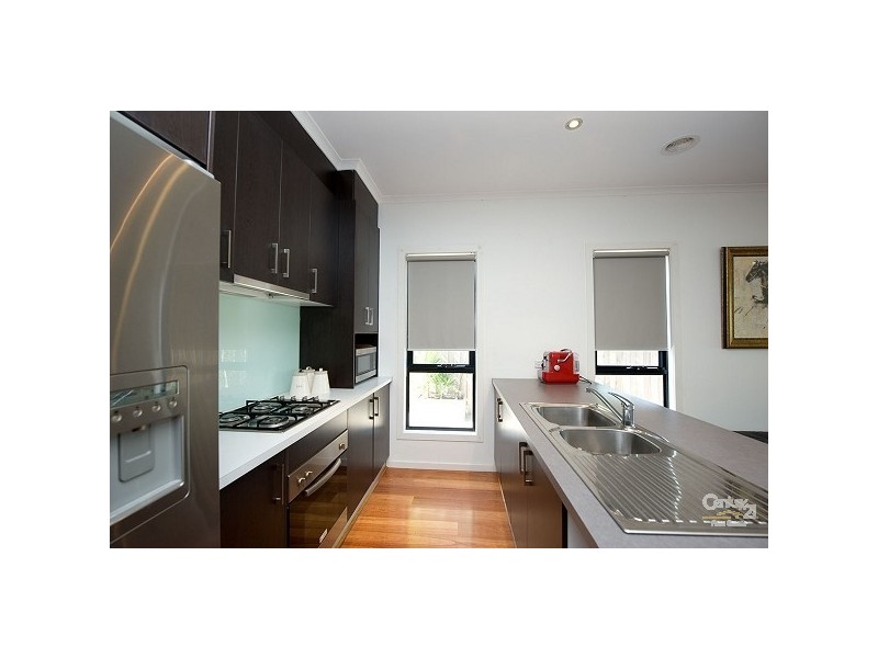 16 Hatherley Grove, Altona North VIC 3025