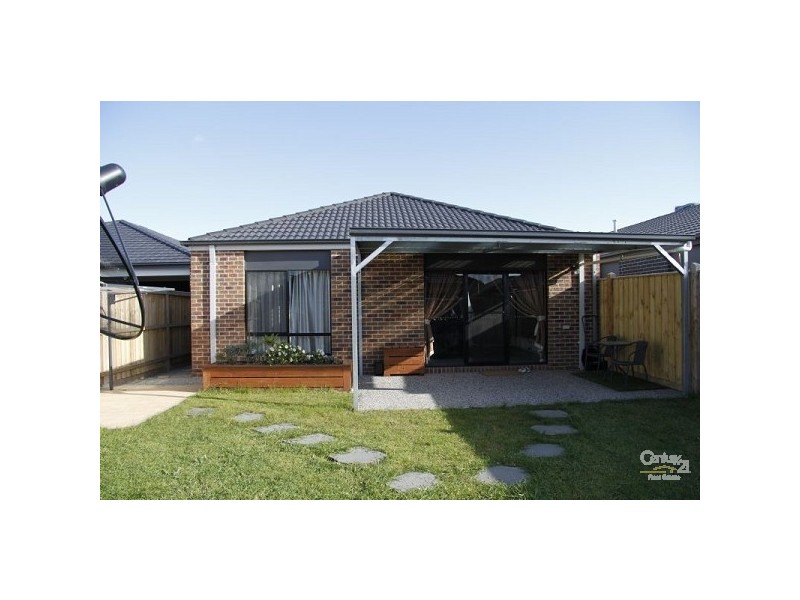 8 Malibu Blv, Point Cook VIC 3030