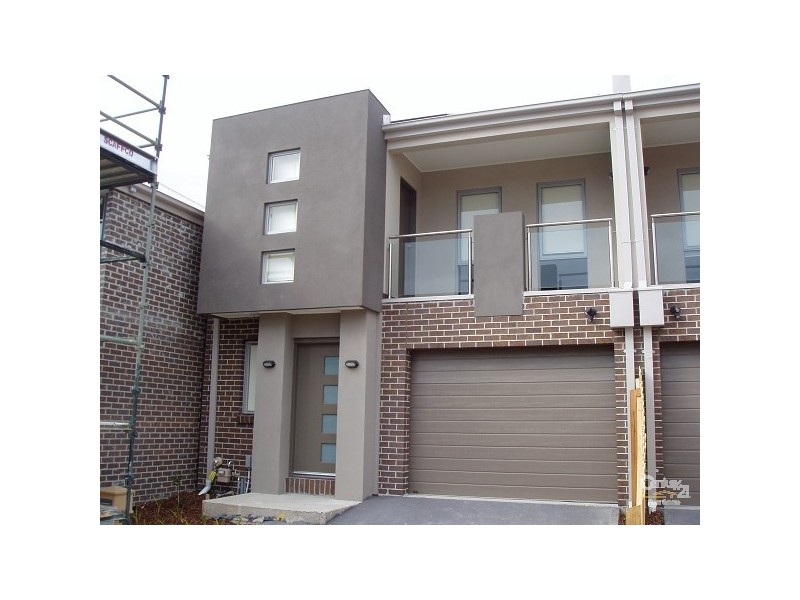 7 LEOPOLD LANE, Point Cook VIC 3030