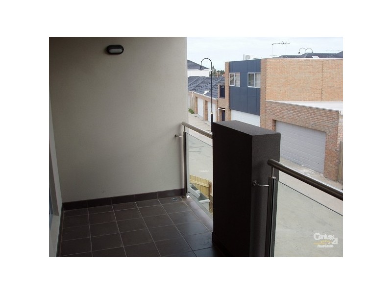 7 LEOPOLD LANE, Point Cook VIC 3030