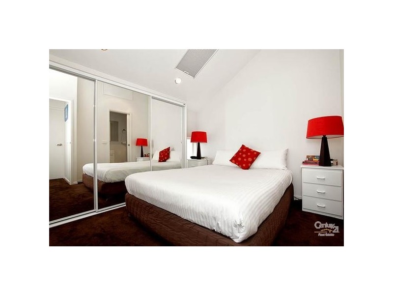 12/2 THOMPSON STREET, Williamstown VIC 3016