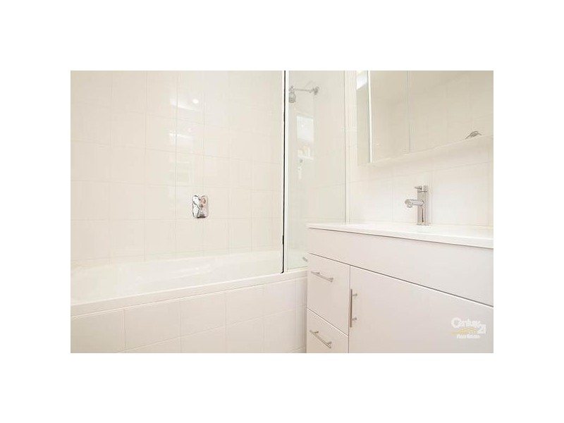 12/2 THOMPSON STREET, Williamstown VIC 3016