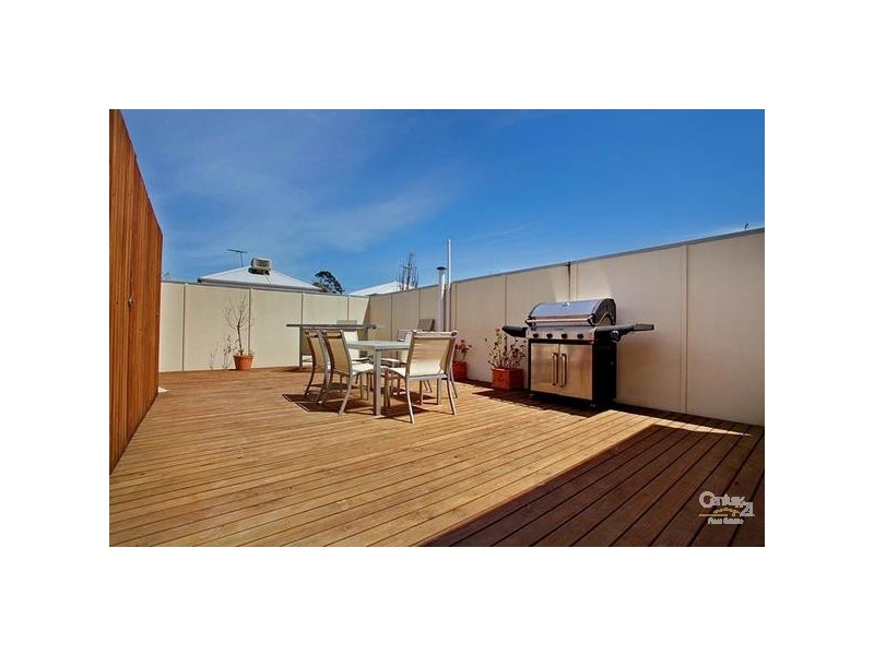 12/2 THOMPSON STREET, Williamstown VIC 3016