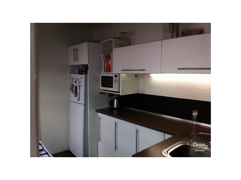 16 DAVIES STREET, Newport VIC 3015