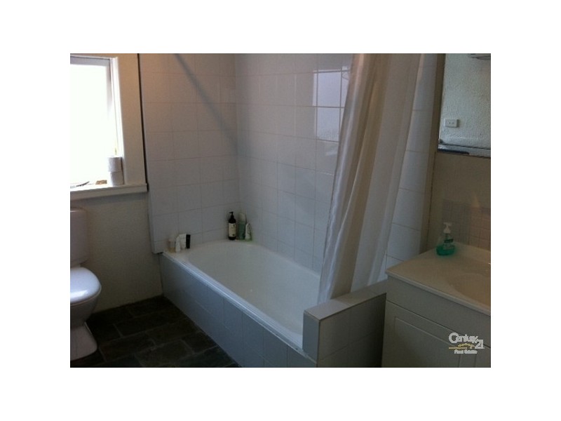 16 DAVIES STREET, Newport VIC 3015