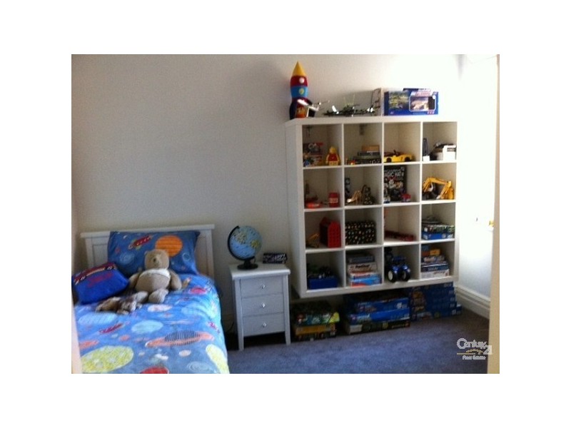 16 DAVIES STREET, Newport VIC 3015