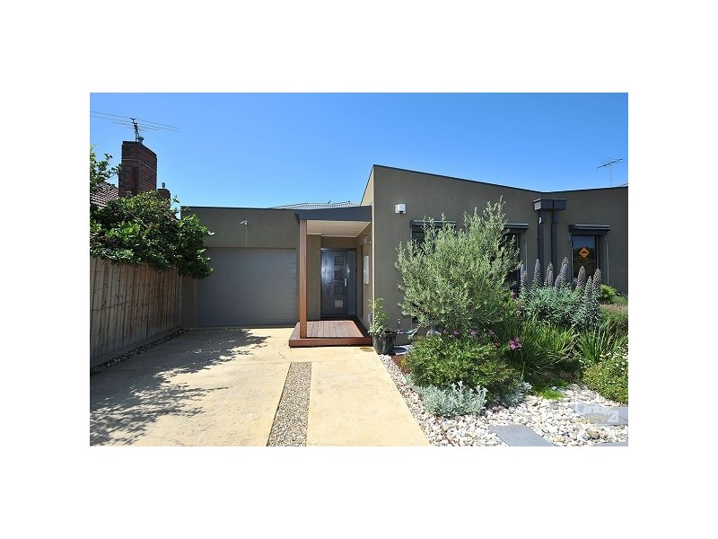 37 Truman Street, South Kingsville VIC 3015