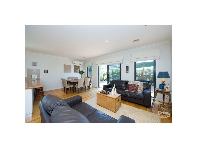 37 Truman Street, South Kingsville VIC 3015