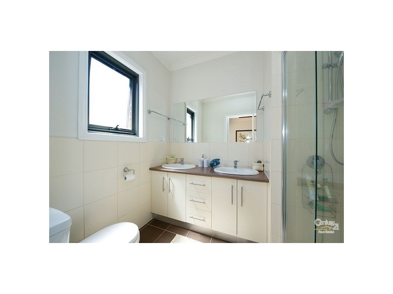 37 Truman Street, South Kingsville VIC 3015