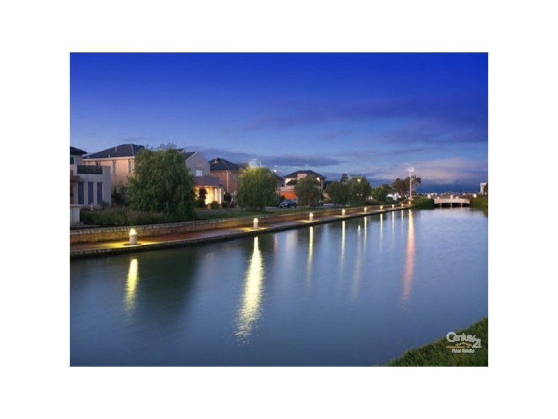 21 SANDY POINT ROAD, Sanctuary Lakes VIC 3030