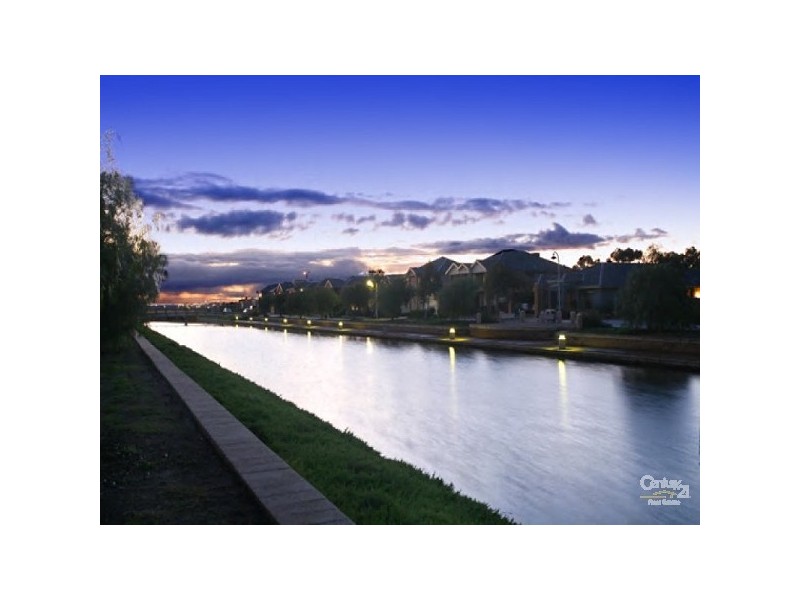 21 SANDY POINT ROAD, Sanctuary Lakes VIC 3030