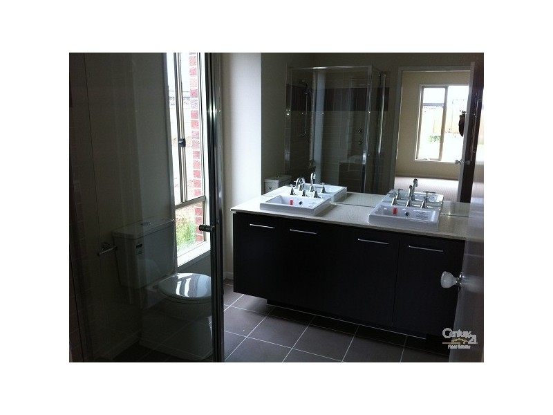 7 TROPIC CIRCUIT, Point Cook VIC 3030