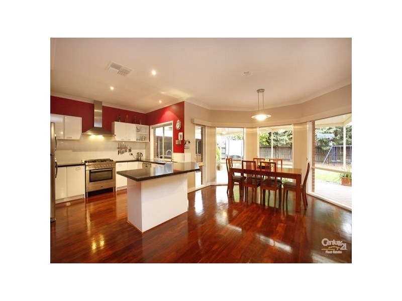 18 STAPLES WAY, Seabrook VIC 3028