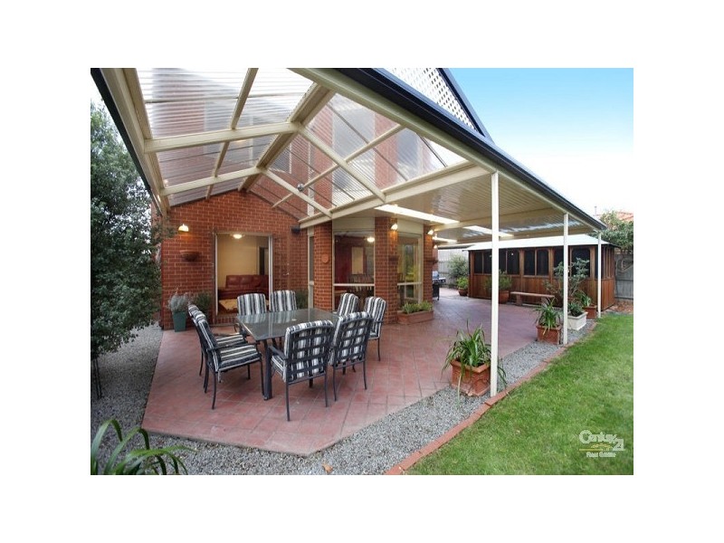 18 STAPLES WAY, Seabrook VIC 3028