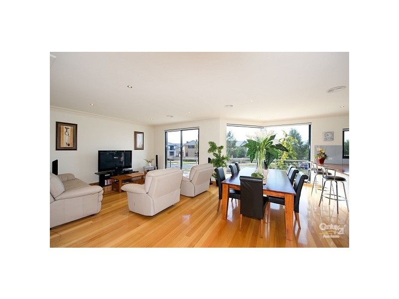 3/2 SANDLEWOOD CLOSE, Sanctuary Lakes VIC 3030