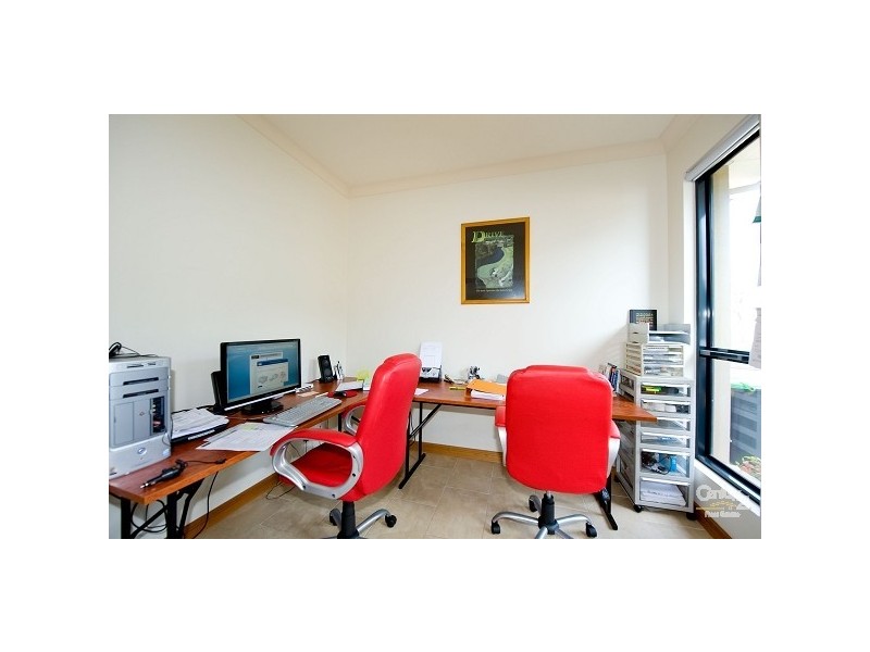 3/2 SANDLEWOOD CLOSE, Sanctuary Lakes VIC 3030