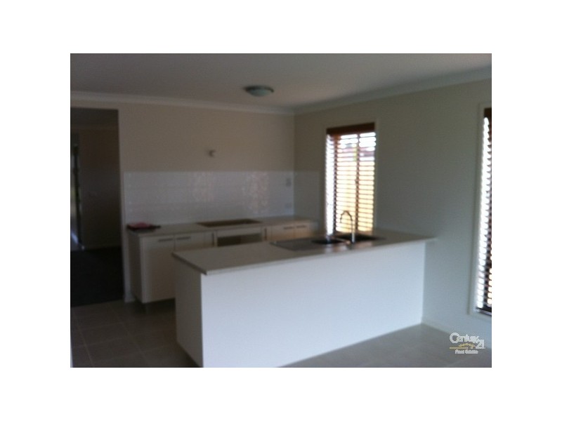 11 FROGGITTS LANE, Werribee VIC 3030