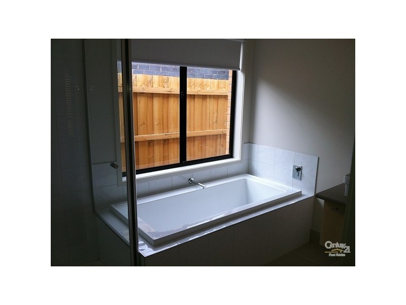 11 FROGGITTS LANE, Werribee VIC 3030