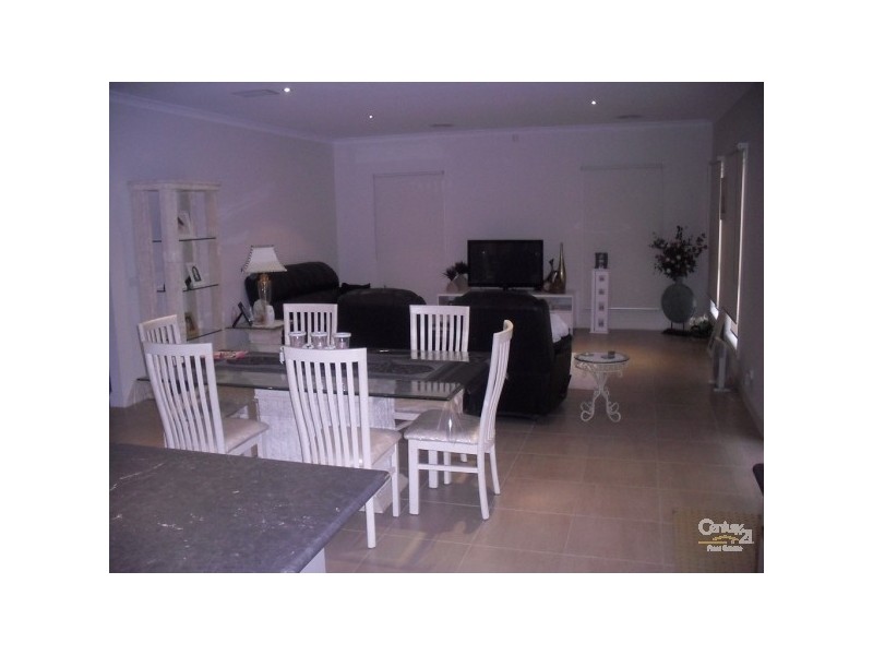 17 TAHLEE ROAD, Tarneit VIC 3029