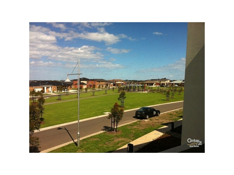 4 WHITETOP CRS, Point Cook VIC 3030