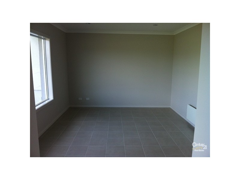 4 WHITETOP CRS, Point Cook VIC 3030