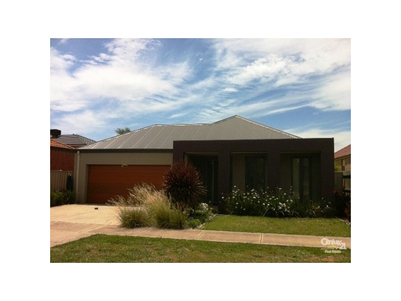 27 SUMNER CRS, Point Cook VIC 3030