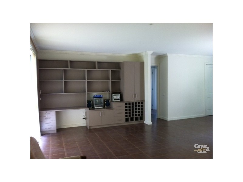 27 SUMNER CRS, Point Cook VIC 3030