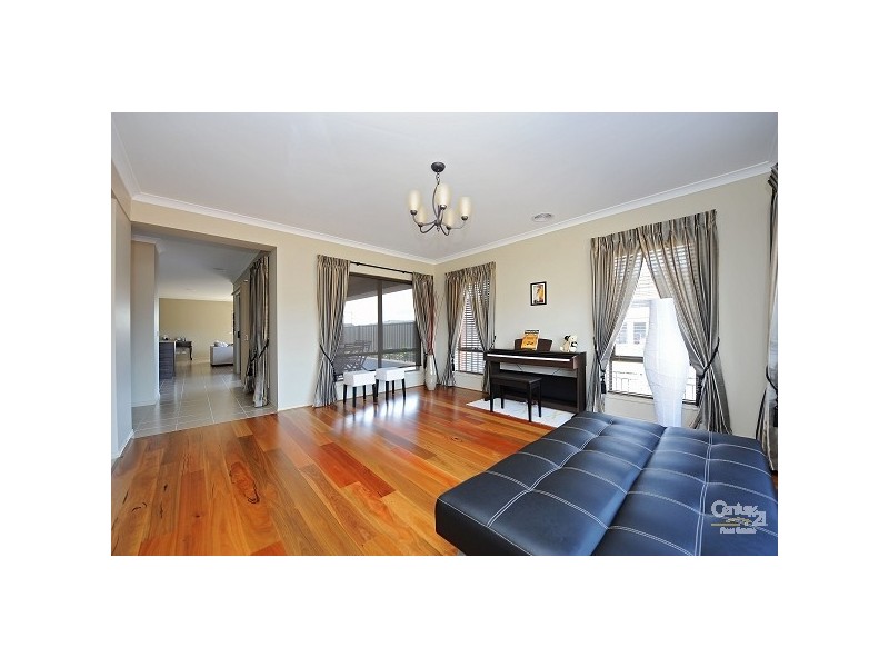 16 HARDWICK ROAD, Point Cook VIC 3030