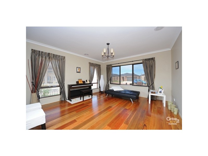 16 HARDWICK ROAD, Point Cook VIC 3030