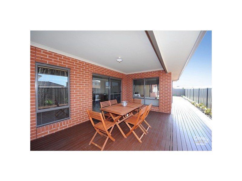 16 HARDWICK ROAD, Point Cook VIC 3030