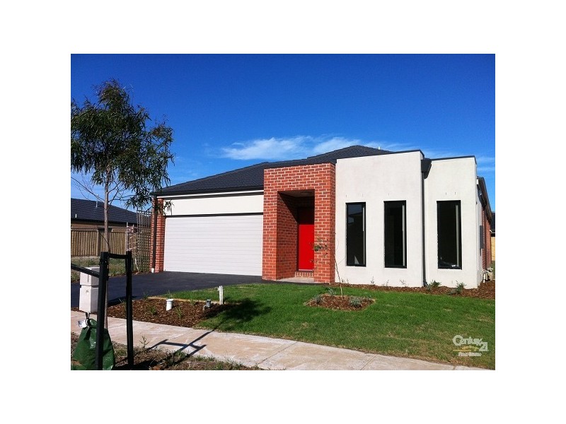 16 Royal Circuit, Point Cook VIC 3030