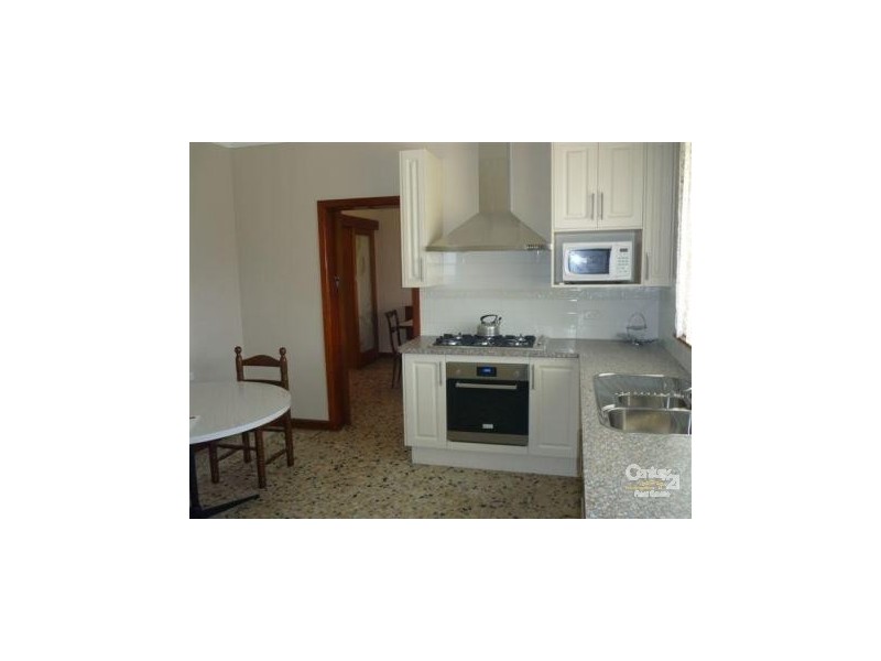 136 NORTH ROAD, Newport VIC 3015