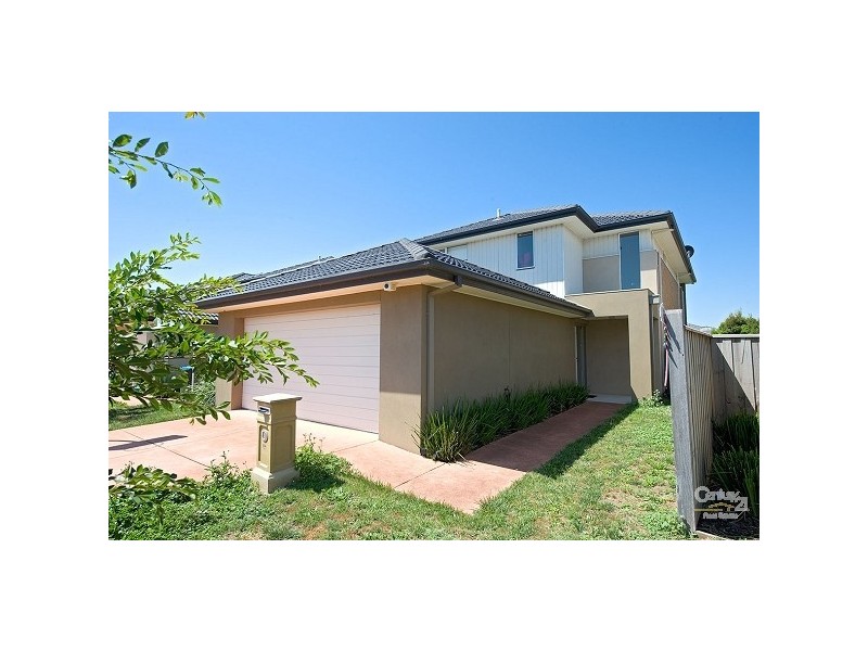84 Vaucluse Boulevard, Sanctuary Lakes VIC 3030