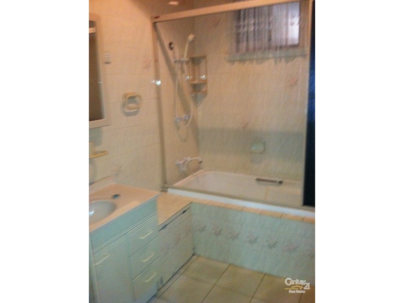 4 MCINTOSH ROAD, Altona North VIC 3025