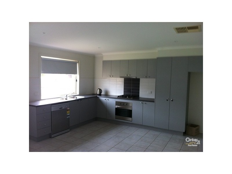 8 ALICE WAY, Tarneit VIC 3029