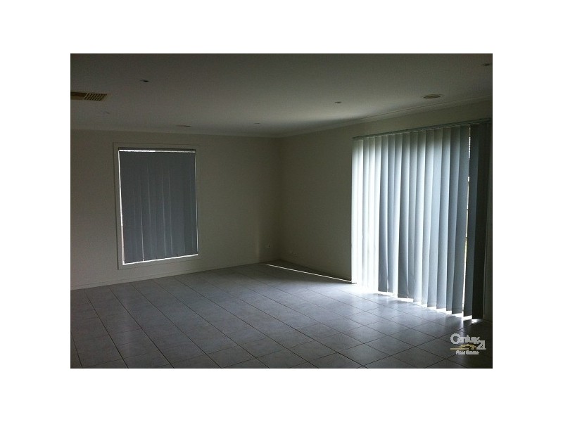 8 ALICE WAY, Tarneit VIC 3029