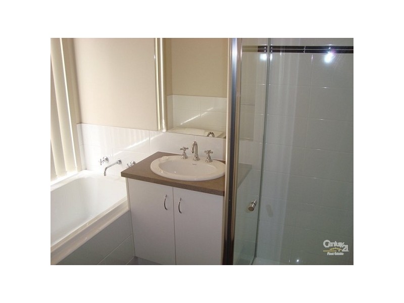 16 BILLABONG CRESCENT, Tarneit VIC 3029