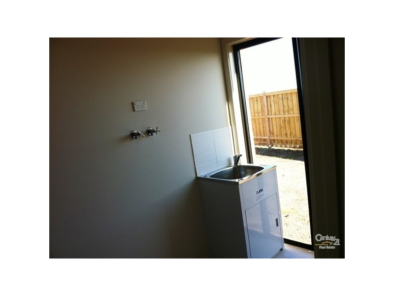 16 Royal Circuit, Point Cook VIC 3030