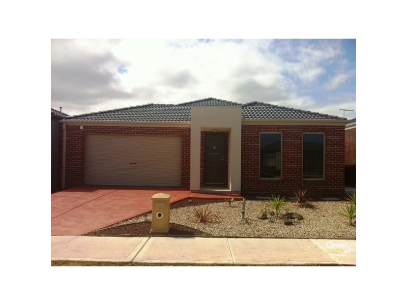 5 GARLAND TERRACE, Point Cook VIC 3030