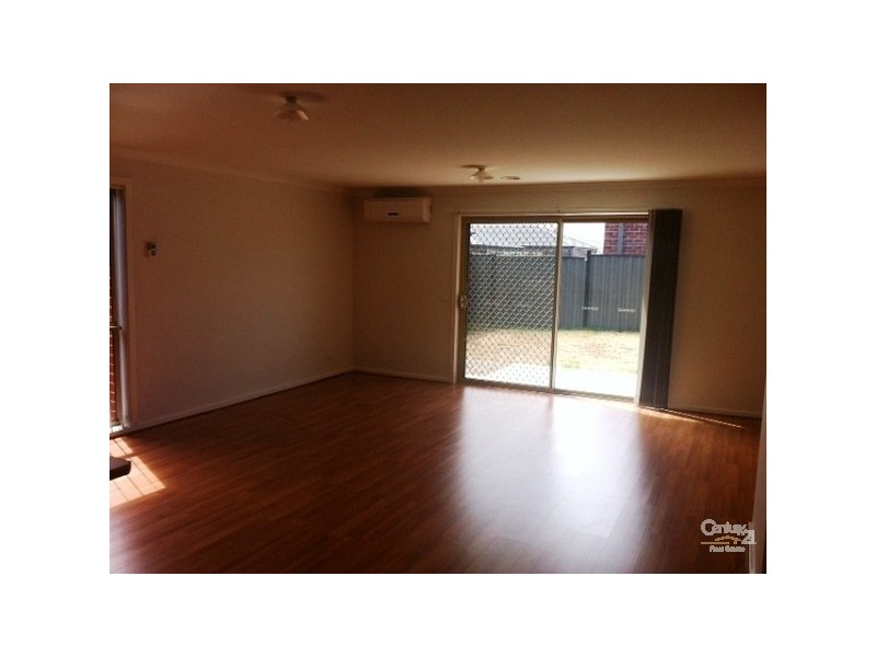 5 GARLAND TERRACE, Point Cook VIC 3030