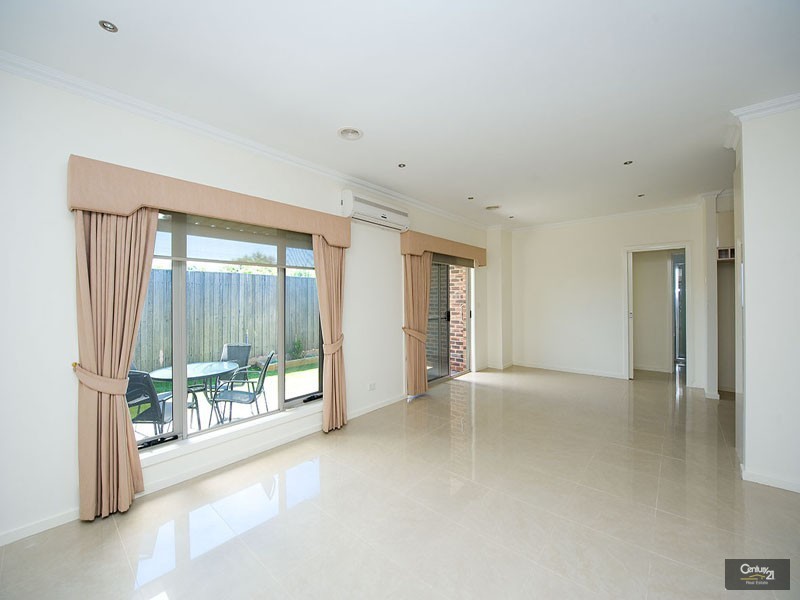 2/156 Chambers Road, Altona North VIC 3025