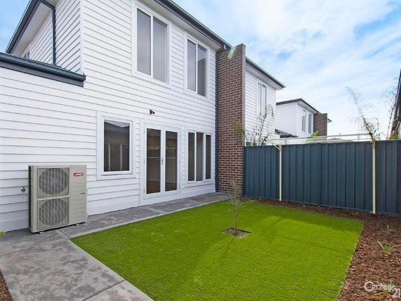 4/12 McNeilage Street, Spotswood VIC 3015