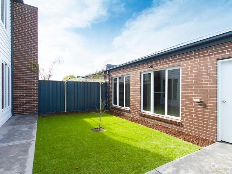 4/12 McNeilage Street, Spotswood VIC 3015