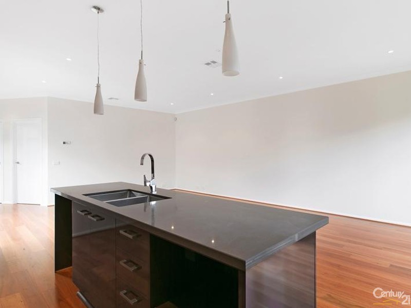 4/12 McNeilage Street, Spotswood VIC 3015