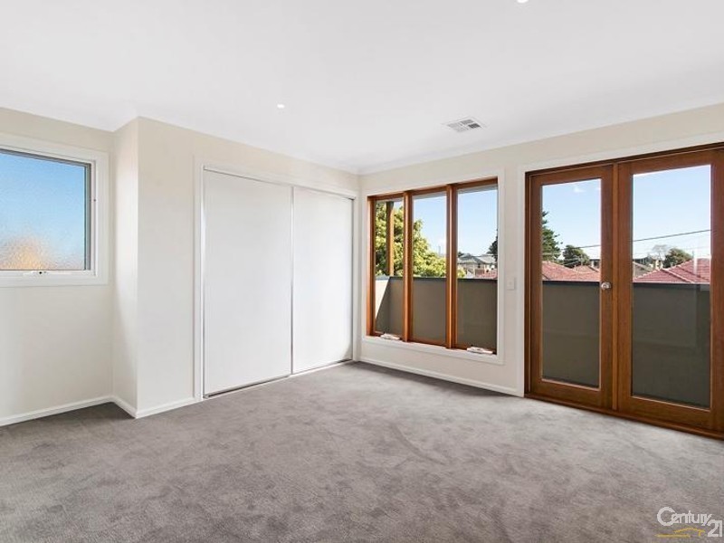 4/12 McNeilage Street, Spotswood VIC 3015