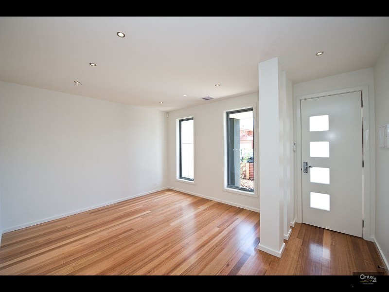 38 Kernot Street, South Kingsville VIC 3015